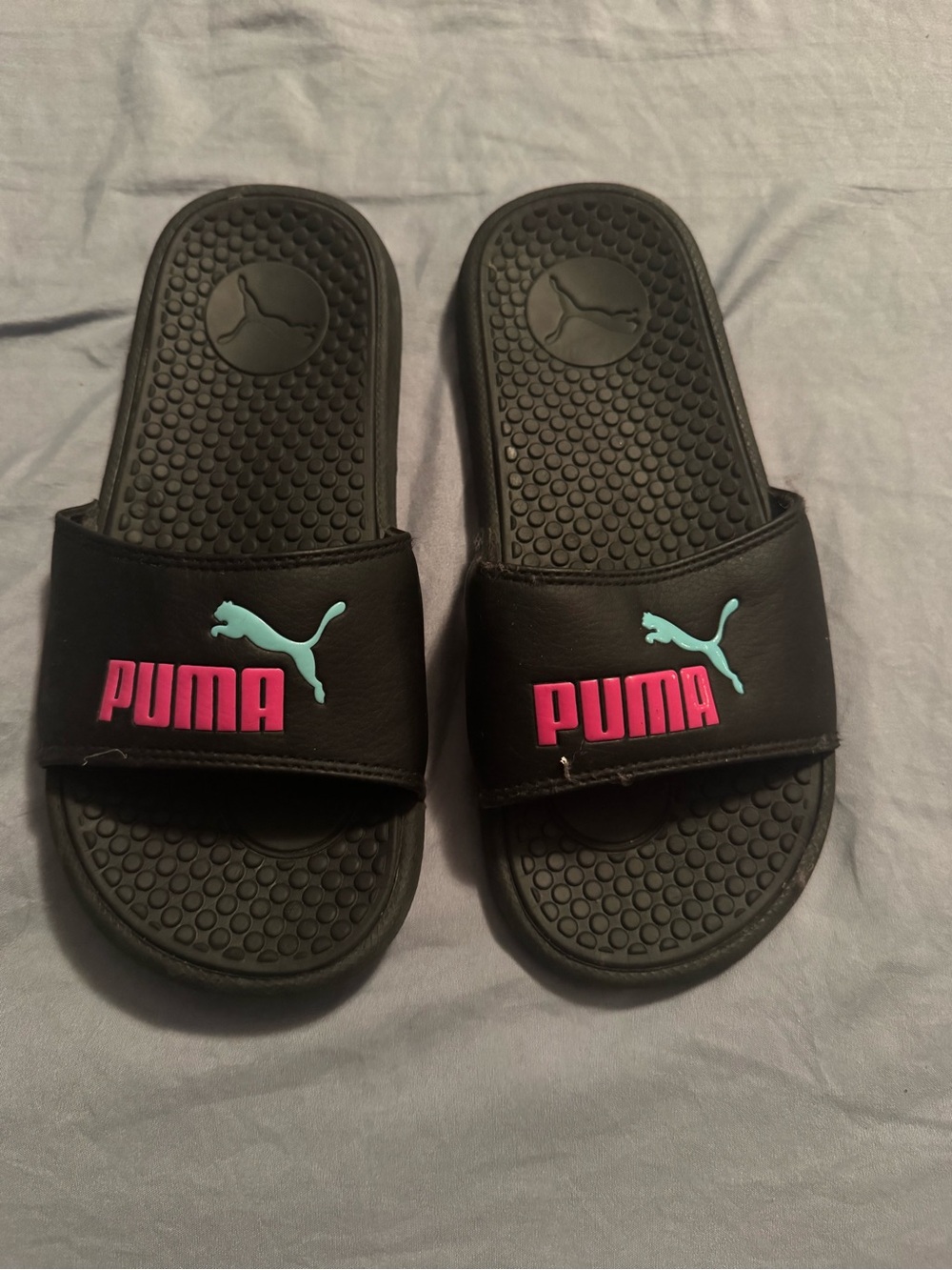 Girls puma slides size 6